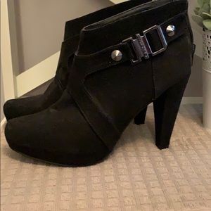 Guess boots